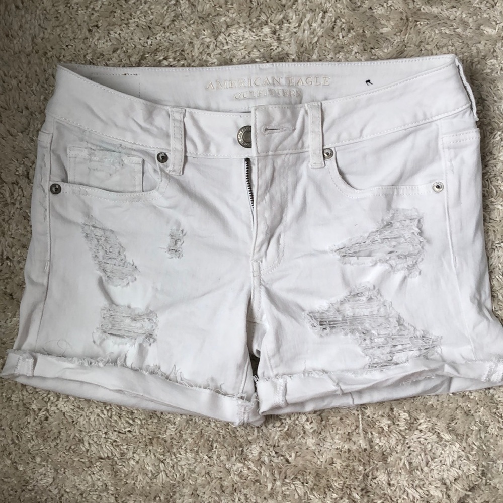 AEO | White Midi Shorts